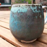Large stoneware mug with variegated glaze 