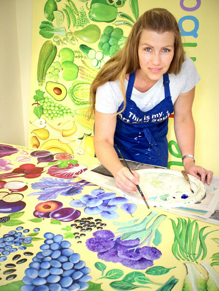 Lynne painting