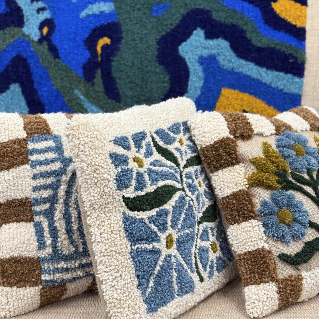 Ellie Carr-Smith image